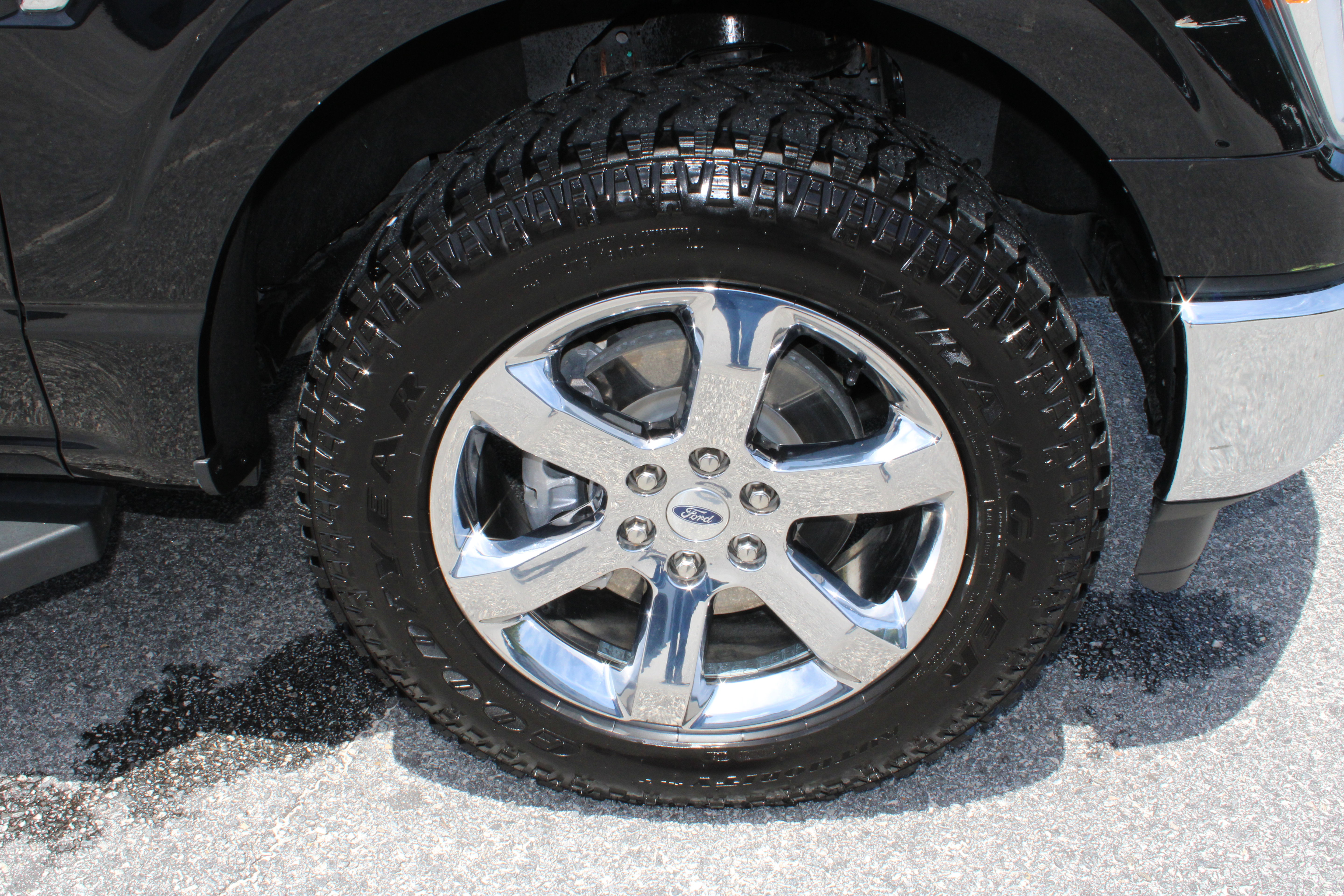 Used 2023 Ford F150 Lariat w/ FX4 Off-Road Package AWD/4WD image 10
