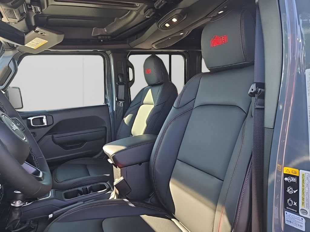 New 2025 Jeep Wrangler Unlimited Rubicon w/ Safety Group AWD/4WD image 39