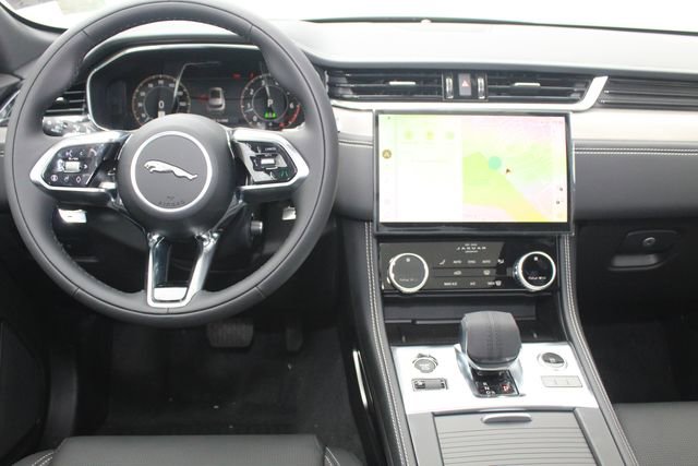 New 2026 Jaguar F-PACE R-Dynamic S image 4