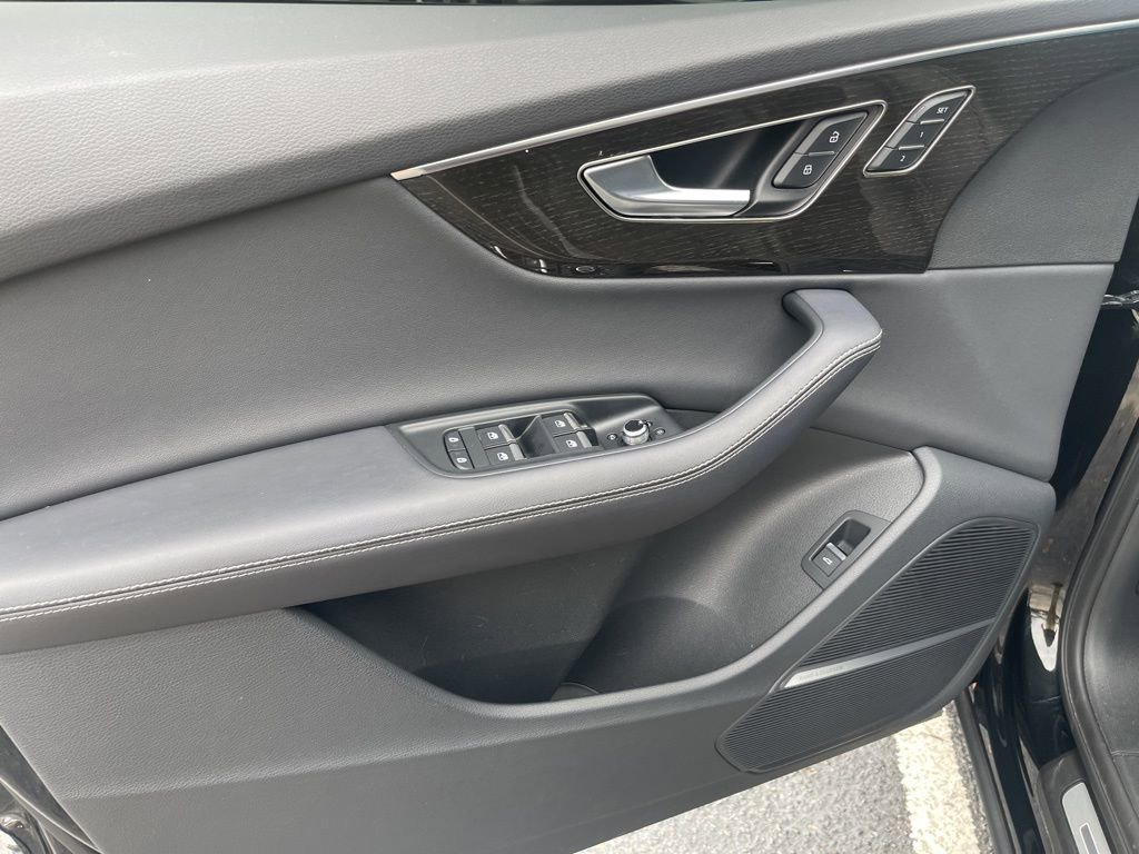 Used 2025 Audi Q7 3.0T Premium Plus image 10