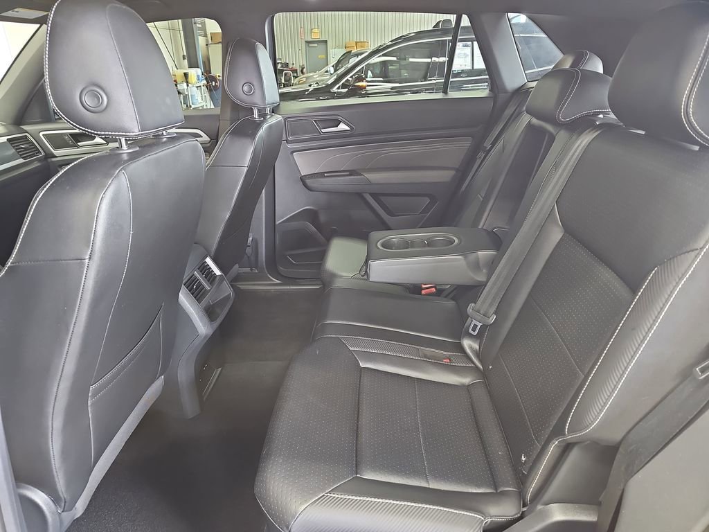 Used 2022 Volkswagen Atlas Cross Sport SEL R-Line AWD/4WD image 14