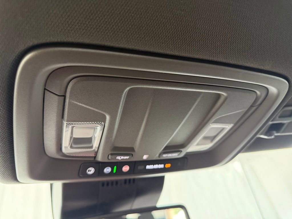 Used 2024 GMC Sierra 1500 SLT image 18