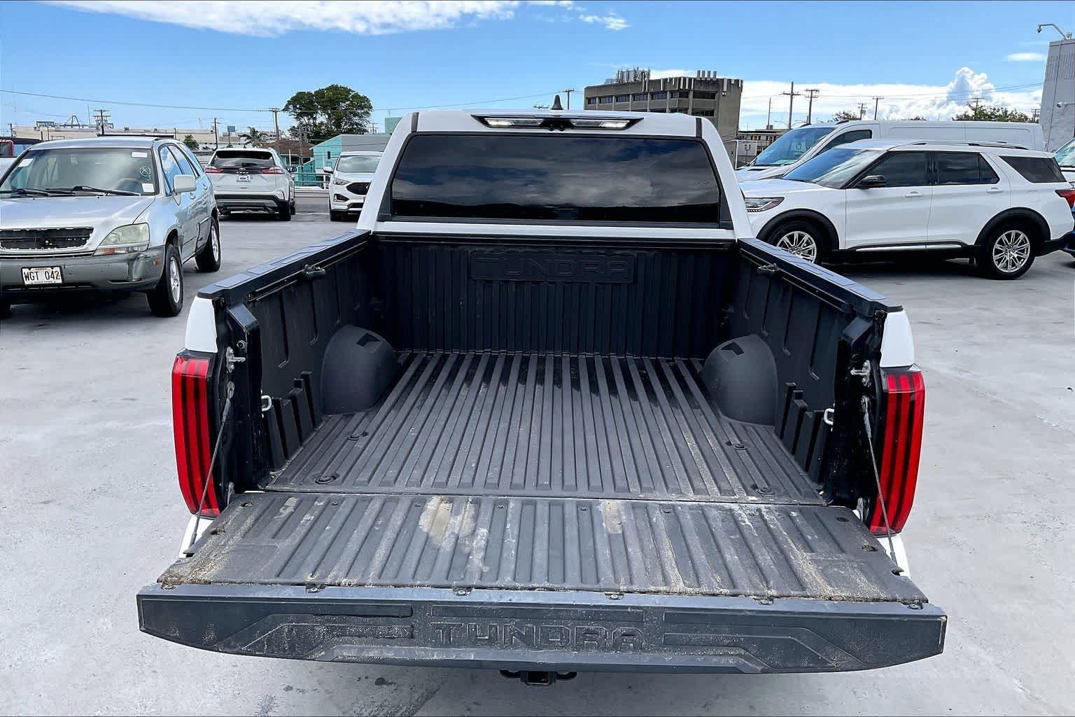 Used 2024 Toyota Tundra Limited AWD/4WD image 18