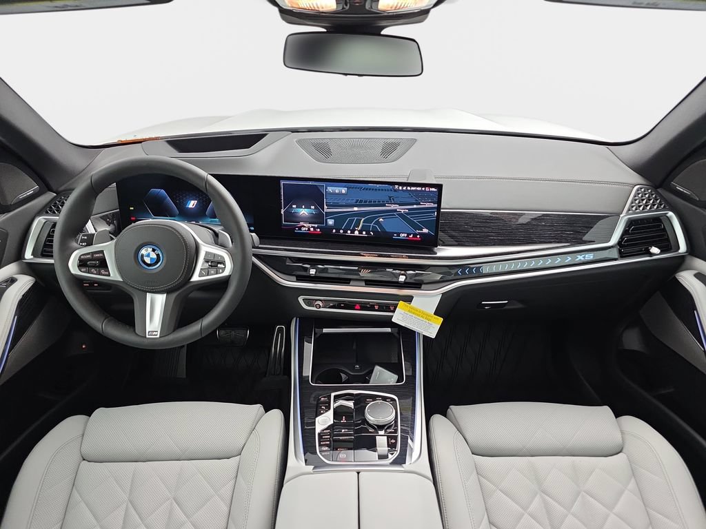 New 2026 BMW X5 xDrive50e w/ M Sport Package AWD/4WD image 10