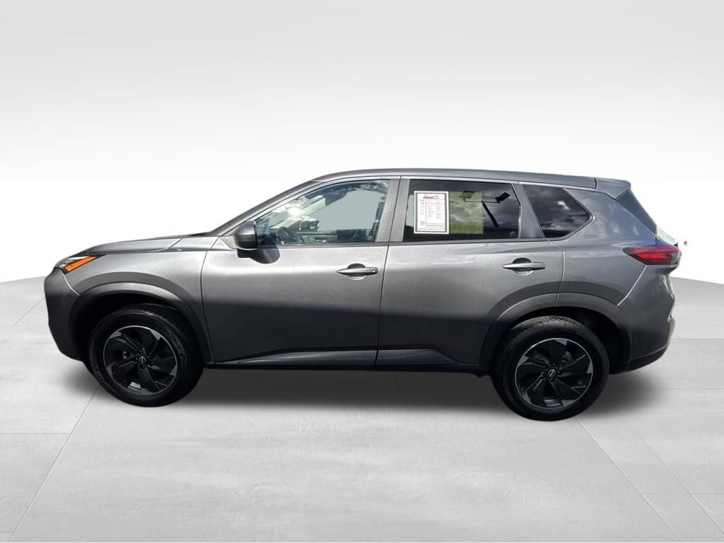 Used 2024 Nissan Rogue SV AWD/4WD image 3