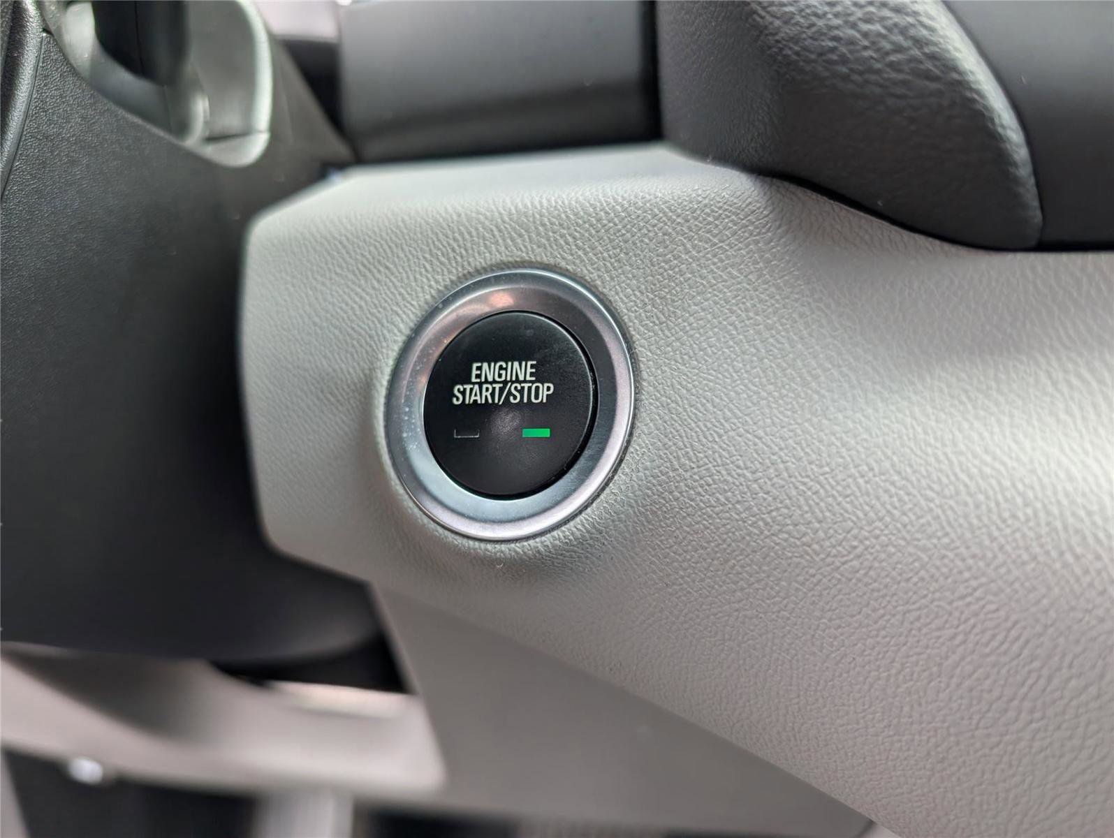 Used 2024 GMC Terrain SLE FWD image 15