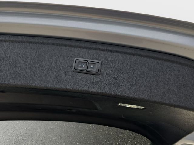 Used 2023 Audi Q5 2.0T Premium Plus AWD/4WD image 16