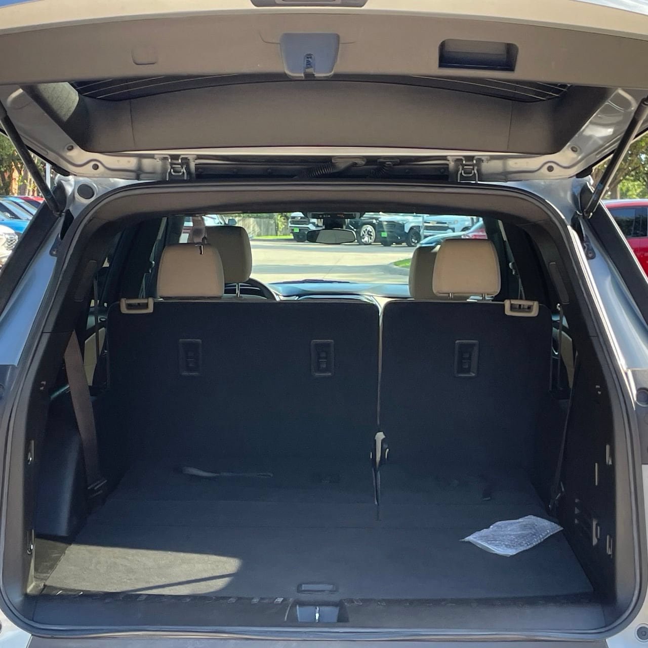 Certified 2023 Chevrolet Traverse LS w/ Safety Package FWD image 25