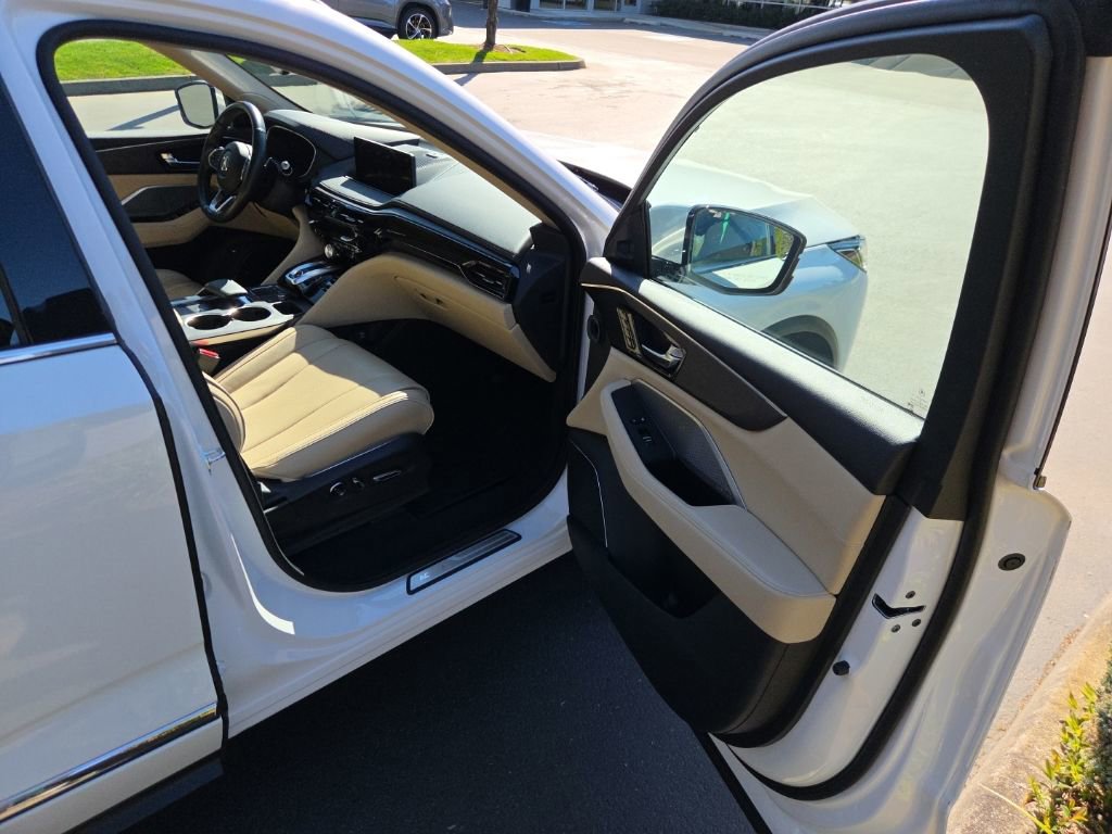 Used 2024 Acura MDX SH-AWD w/ Advance Package image 19