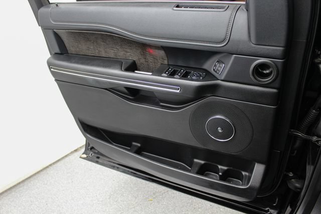 Used 2019 Ford Expedition Limited w/ Equipment Group 302A AWD/4WD image 14