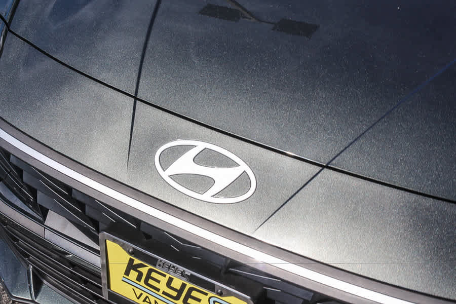 Certified 2025 Hyundai Elantra SEL FWD image 14