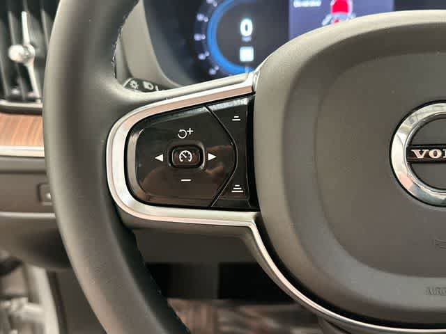 Used 2023 Volvo XC60 B5 Plus w/ Protection Package Premier AWD/4WD image 9