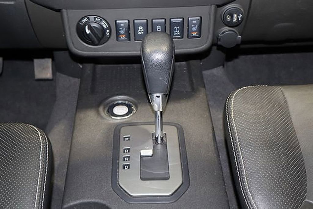Used 2021 Nissan Frontier PRO-4X w/ Pro-4x Utility Package AWD/4WD image 35