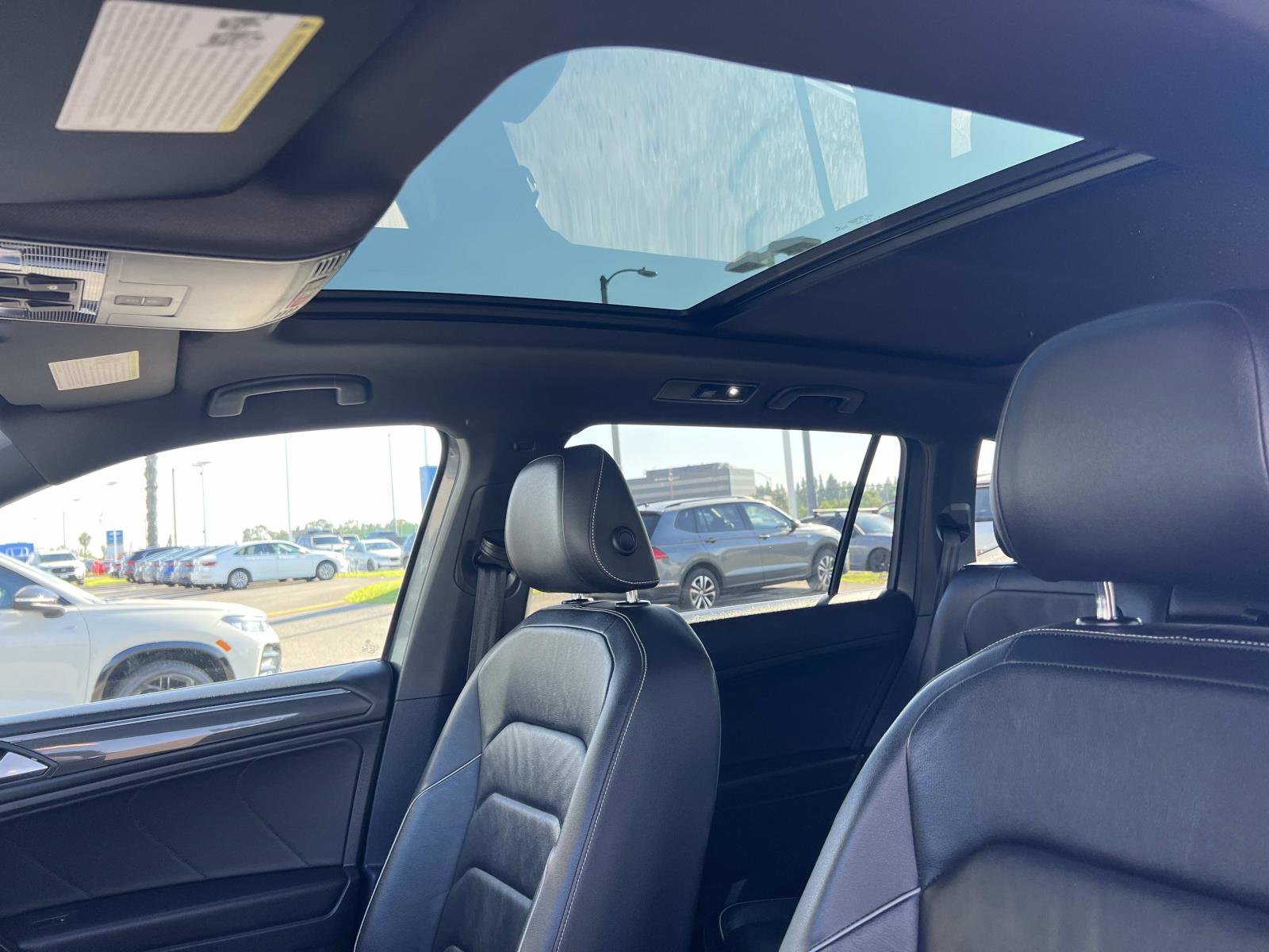 Used 2021 Volkswagen Tiguan SEL Premium R-Line image 21