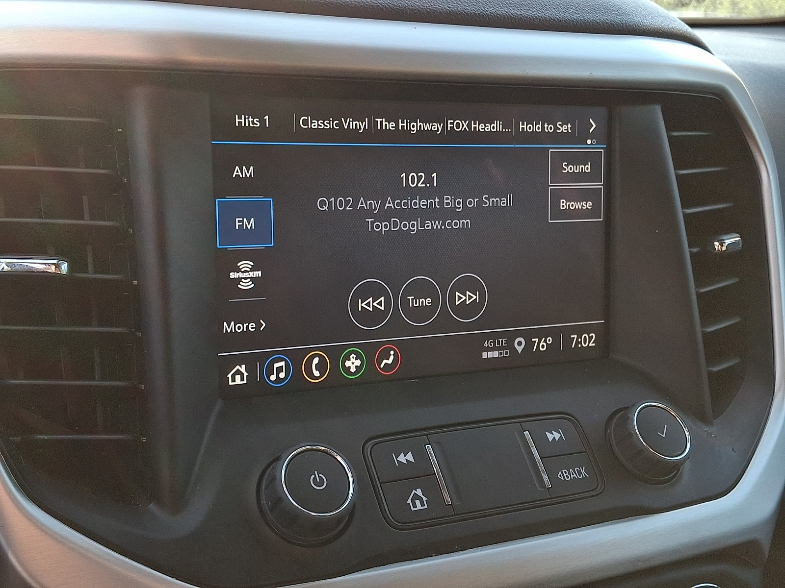 Used 2023 GMC Acadia SLE FWD image 17