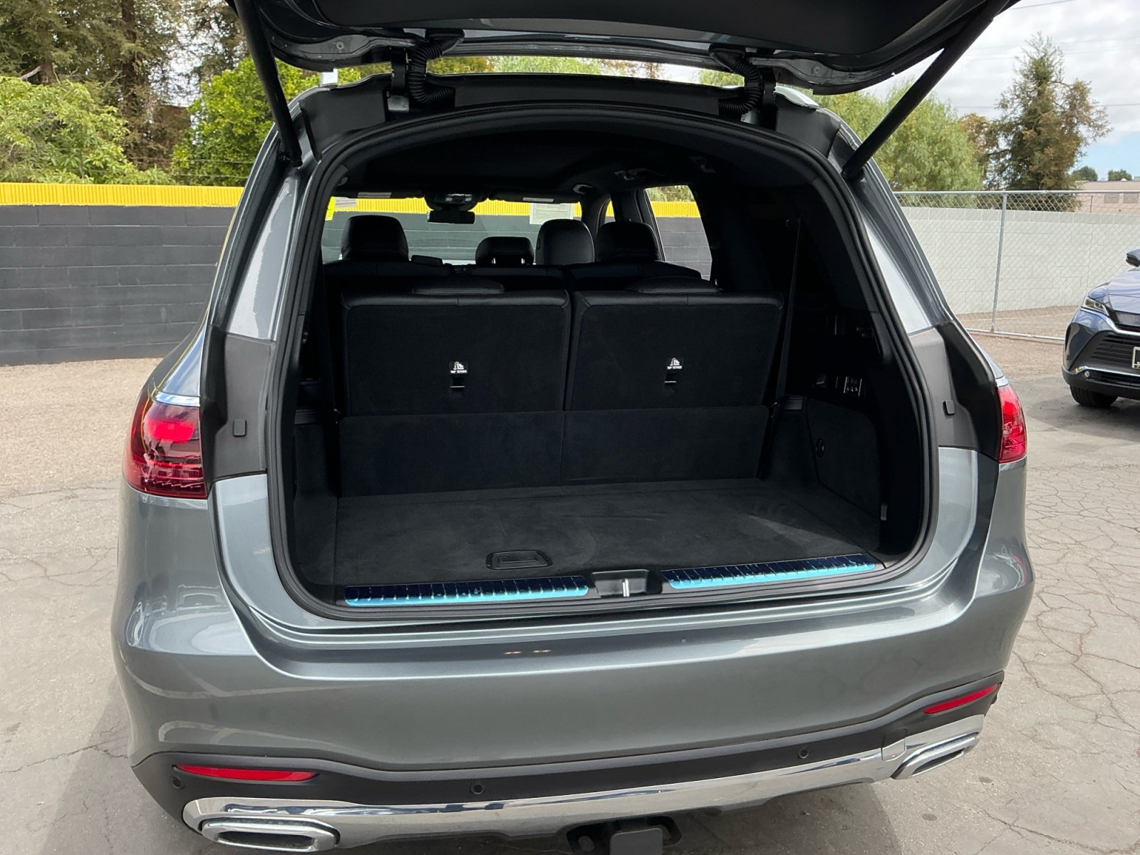 Used 2025 Mercedes-Benz GLS 450 4MATIC image 24