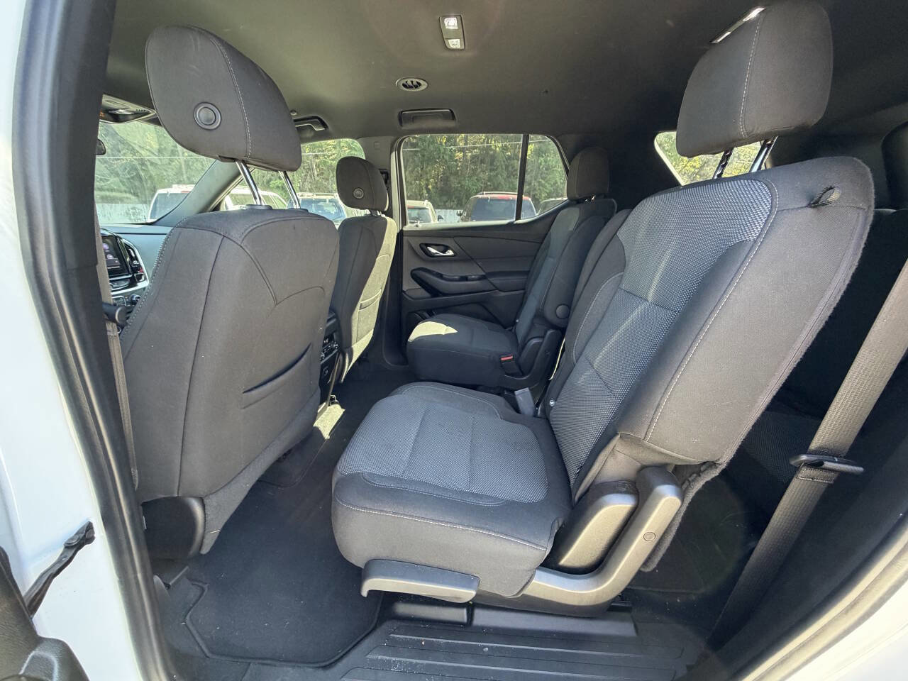Used 2023 Chevrolet Traverse LT image 16