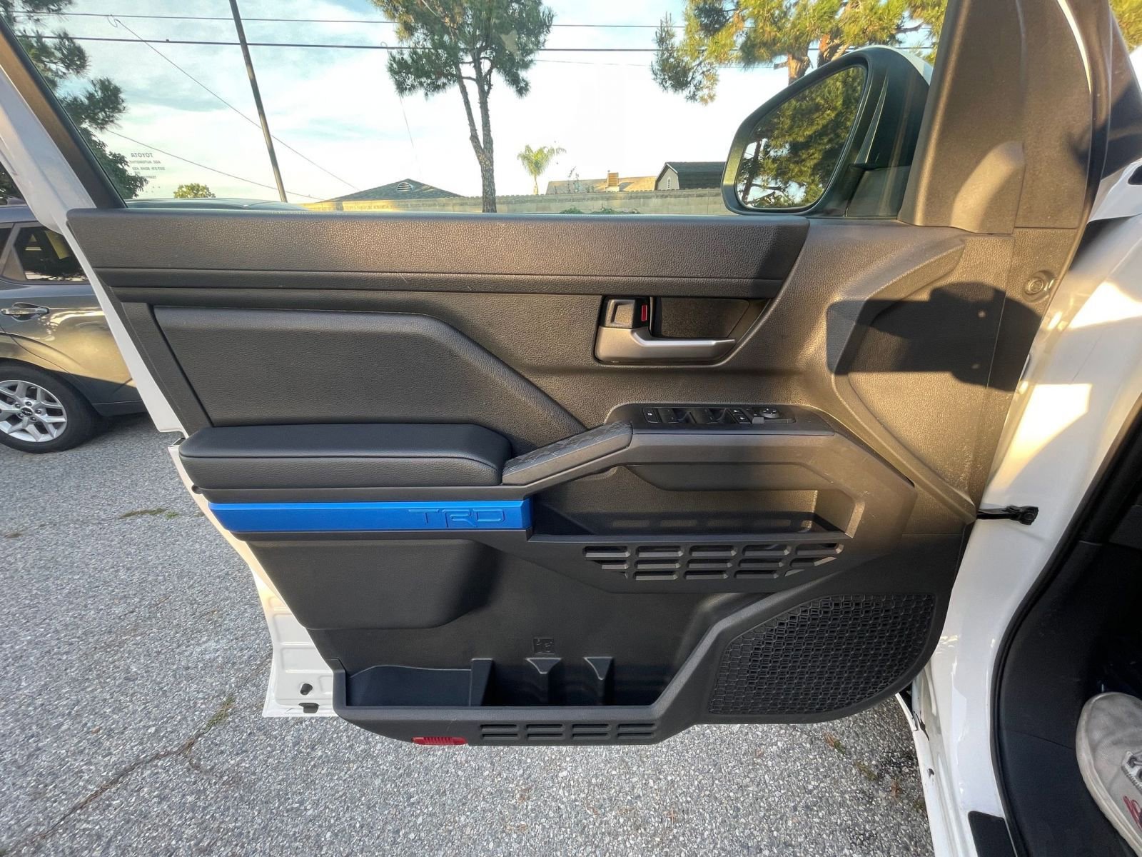 Used 2025 Toyota Tacoma TRD Off-Road image 18