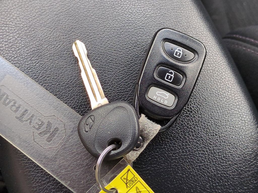 Used 2015 Hyundai Elantra SE w/ Option Group 03 FWD image 21