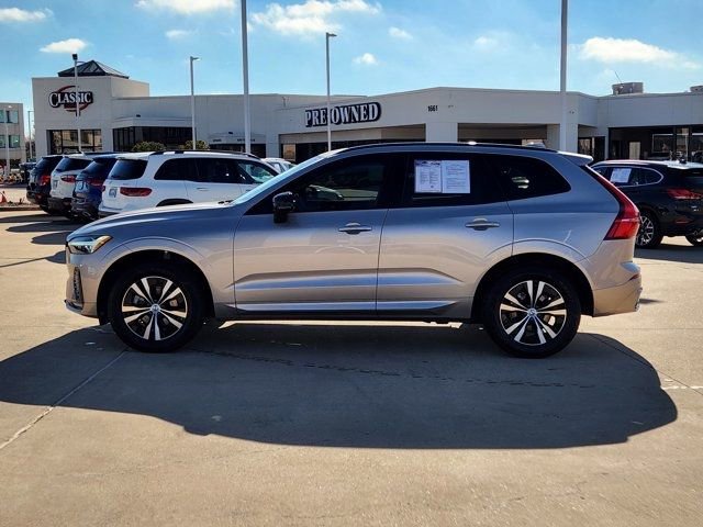 Used 2025 Volvo XC60 B5 Core image 12