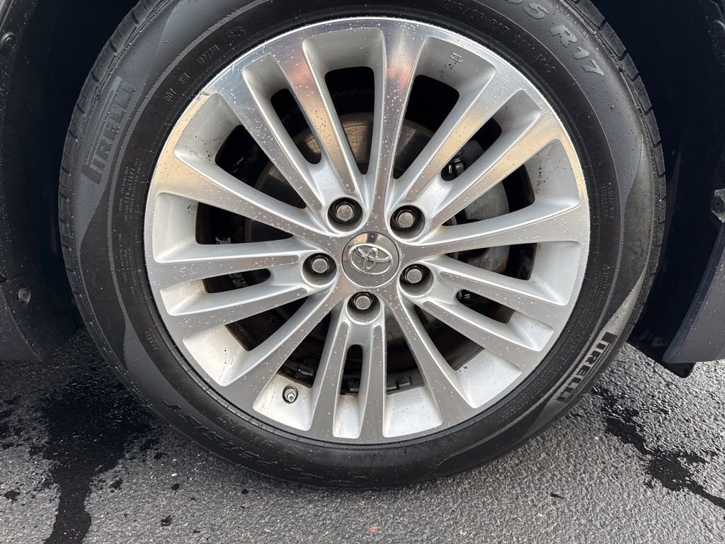 Used 2013 Toyota Avalon XLE Touring image 12