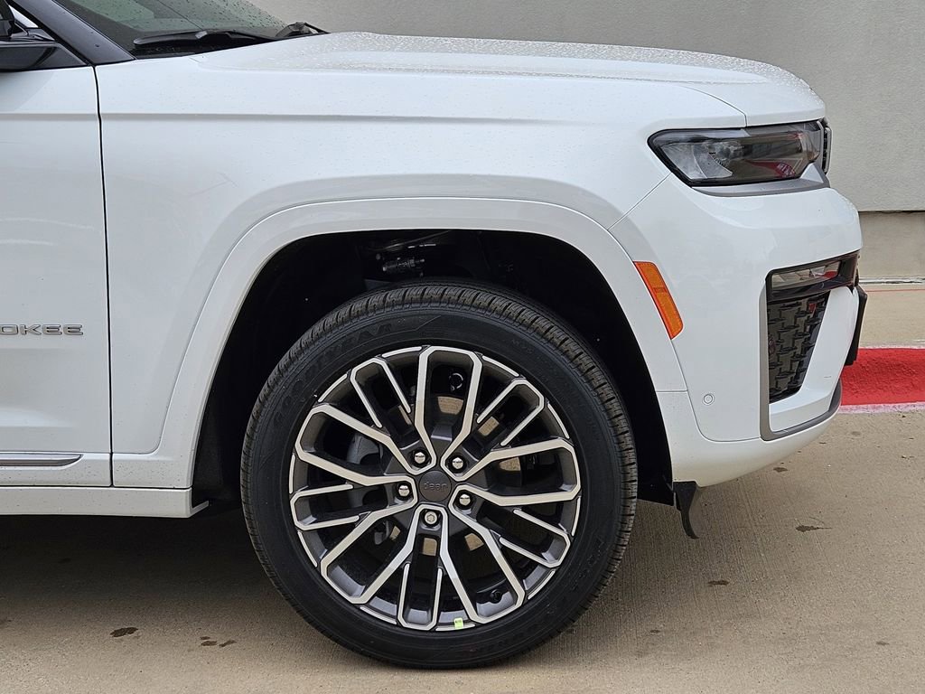 New 2026 Jeep Grand Cherokee Summit AWD/4WD image 6
