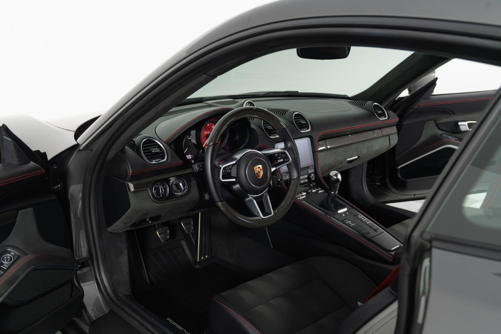 Used 2024 Porsche 718 Cayman GTS RWD image 3