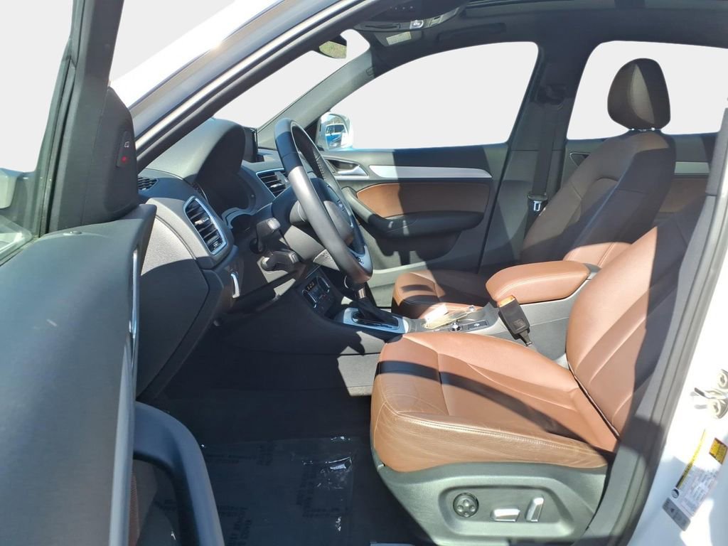 Used 2018 Audi Q3 2.0T Premium Plus w/ Premium Plus Package image 9