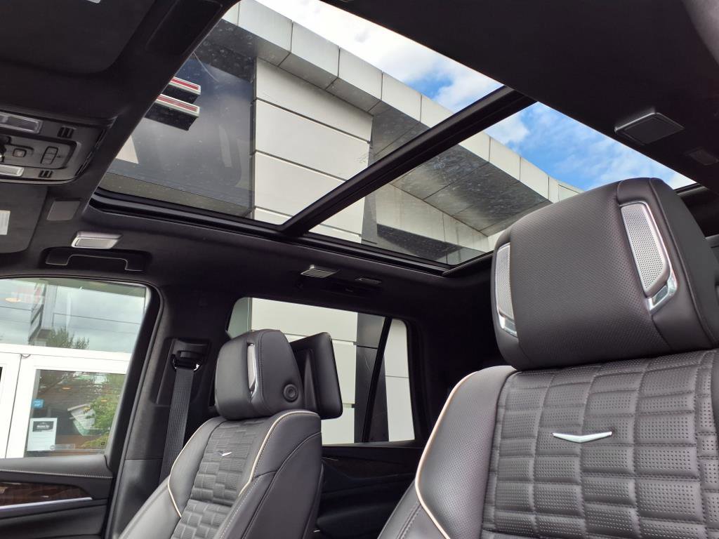 Used 2024 Cadillac Escalade Sport Platinum w/ Heavy-Duty Trailer Package image 15