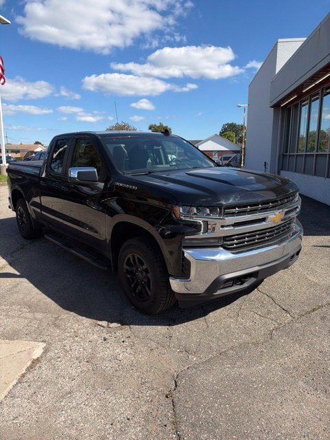 Used 2021 Chevrolet Silverado 1500 LT AWD/4WD image 3