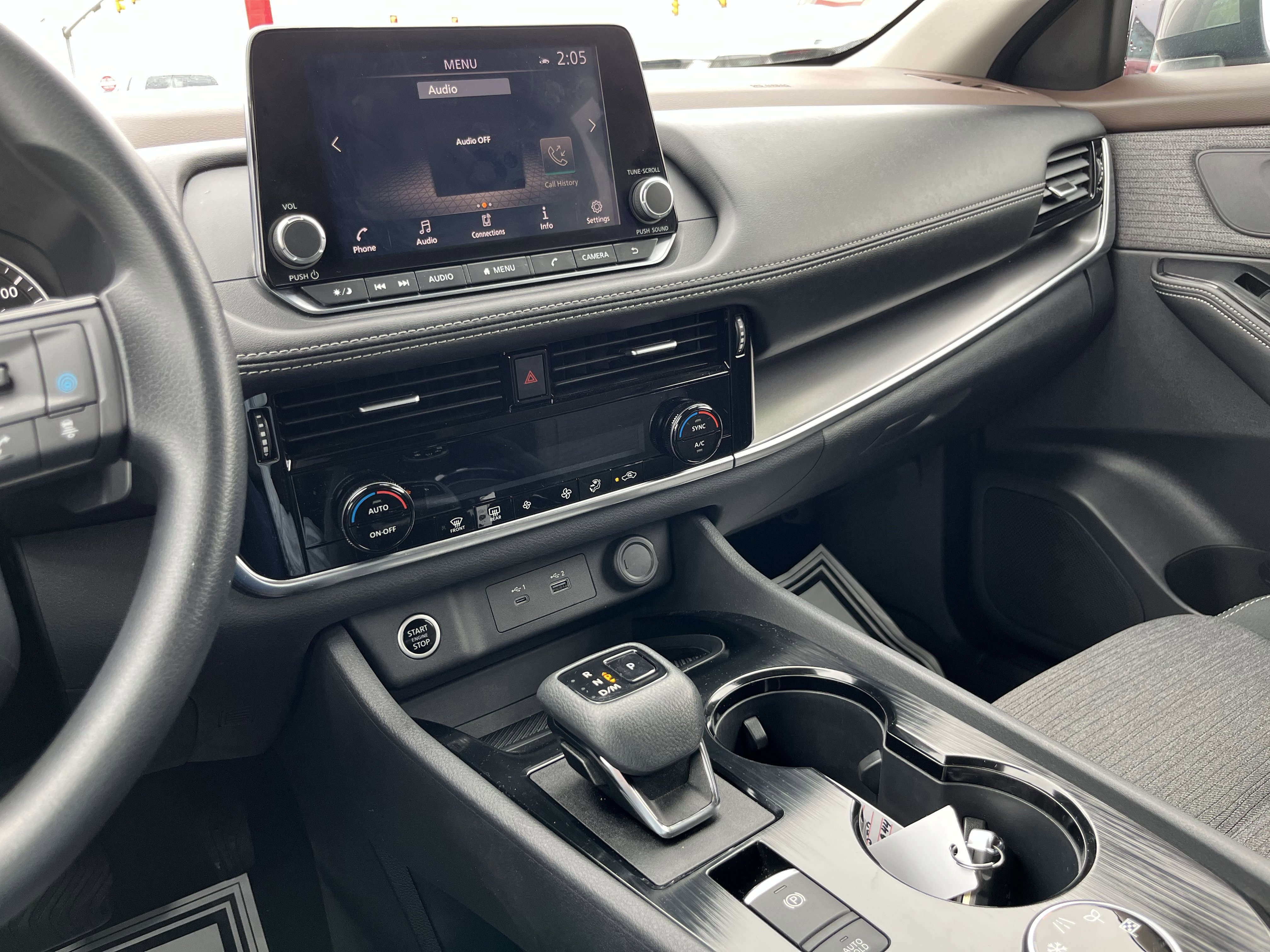 Used 2022 Nissan Rogue SV image 26