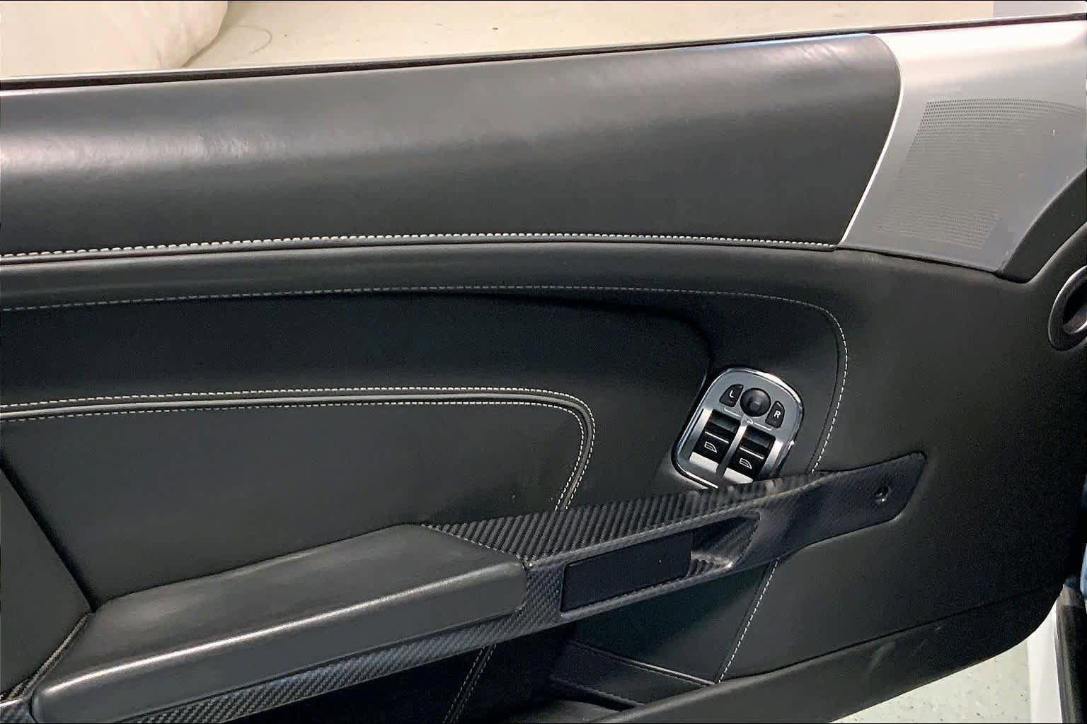 Used 2013 Aston Martin DB9 Volante RWD image 21