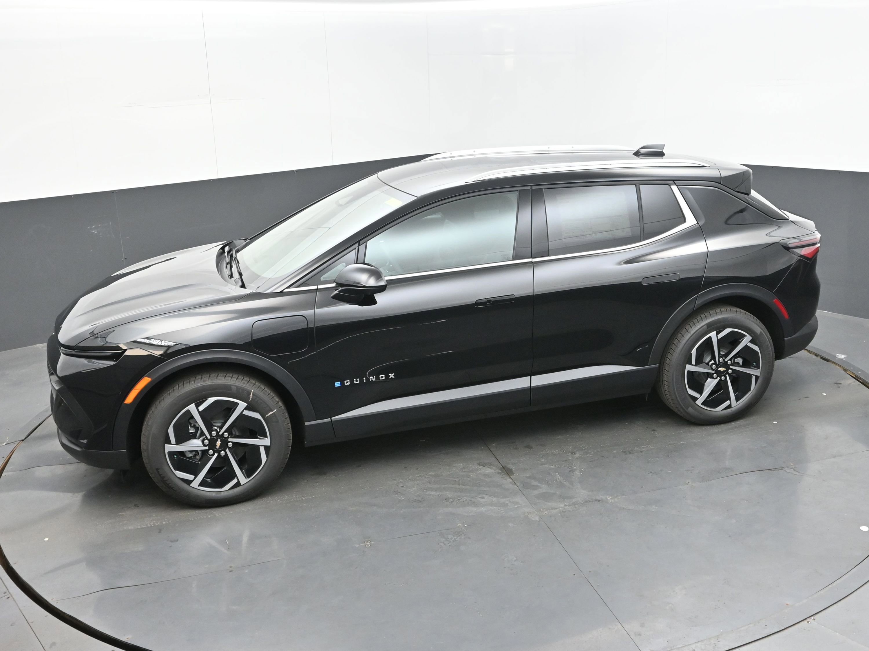 New 2026 Chevrolet Equinox EV LT image 34