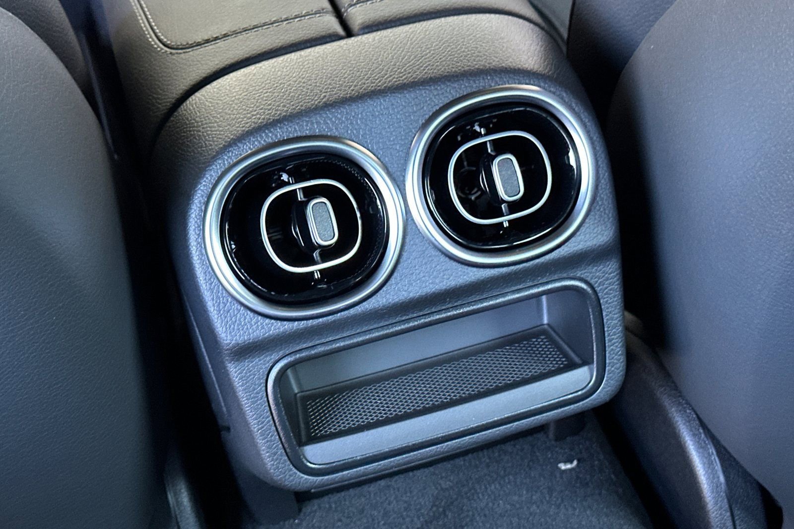 New 2025 Mercedes-Benz C 300 4MATIC Sedan image 24