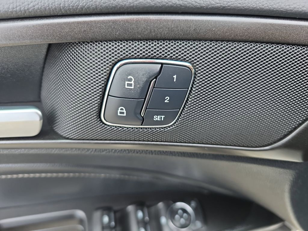 Used 2018 Ford Fusion Titanium image 19