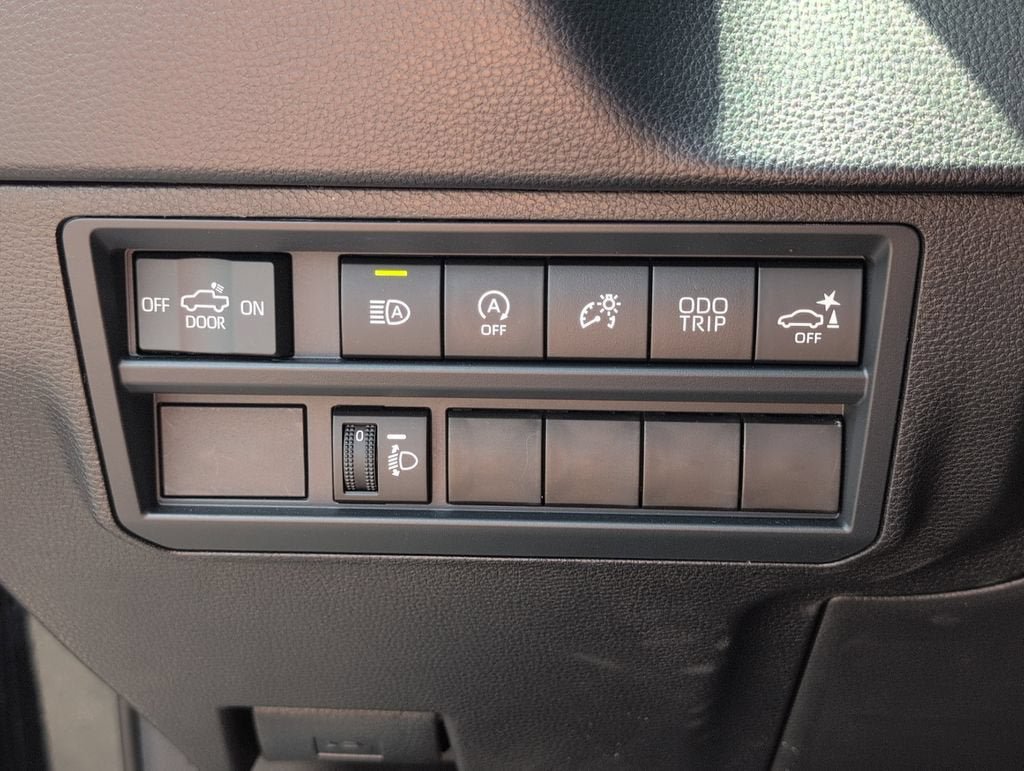 Used 2025 Toyota Tundra SR5 w/ SR5 Convenience Package RWD image 30