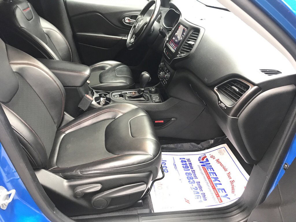 Used 2019 Jeep Cherokee Trailhawk w/ Comfort/Convenience Group image 18