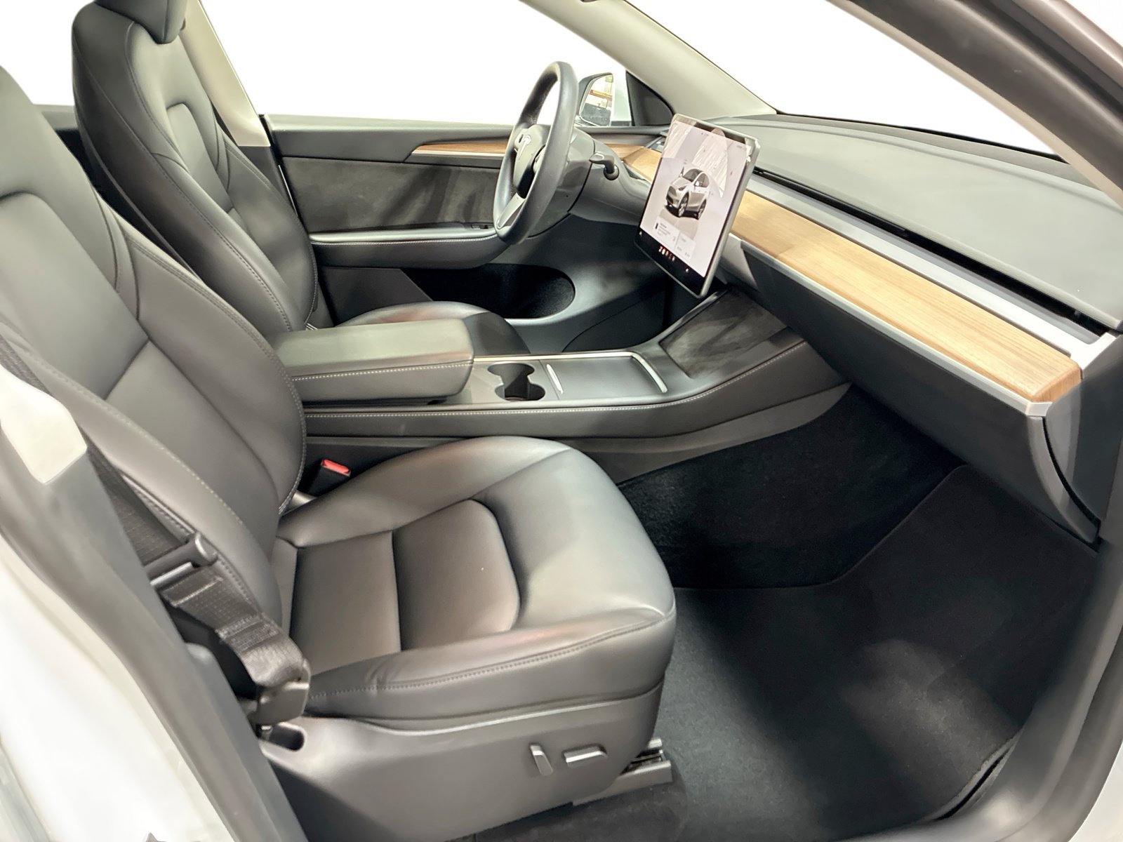 Certified 2023 Tesla Model Y Long Range AWD/4WD image 11