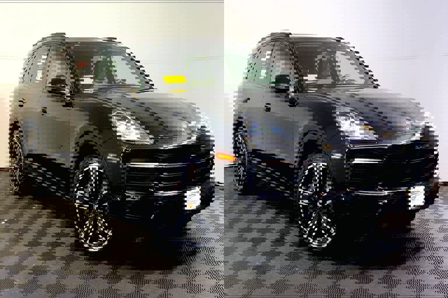 Used 2022 Porsche Cayenne image 18