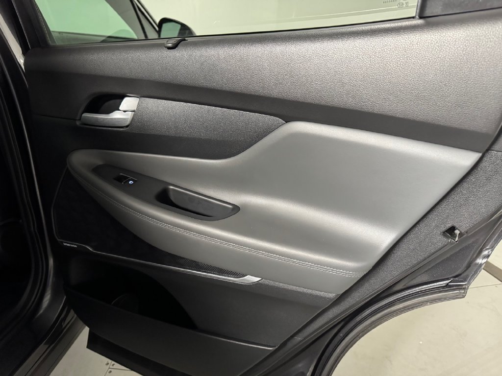 Used 2023 Hyundai Santa Fe SEL w/ Premium Package AWD/4WD image 25