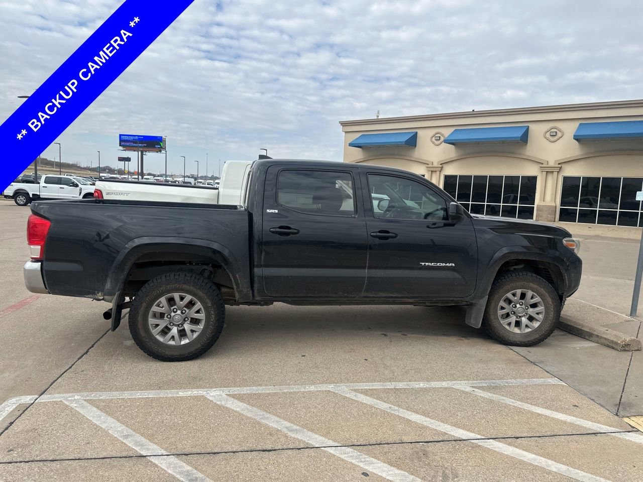 Used 2017 Toyota Tacoma SR5 image 6