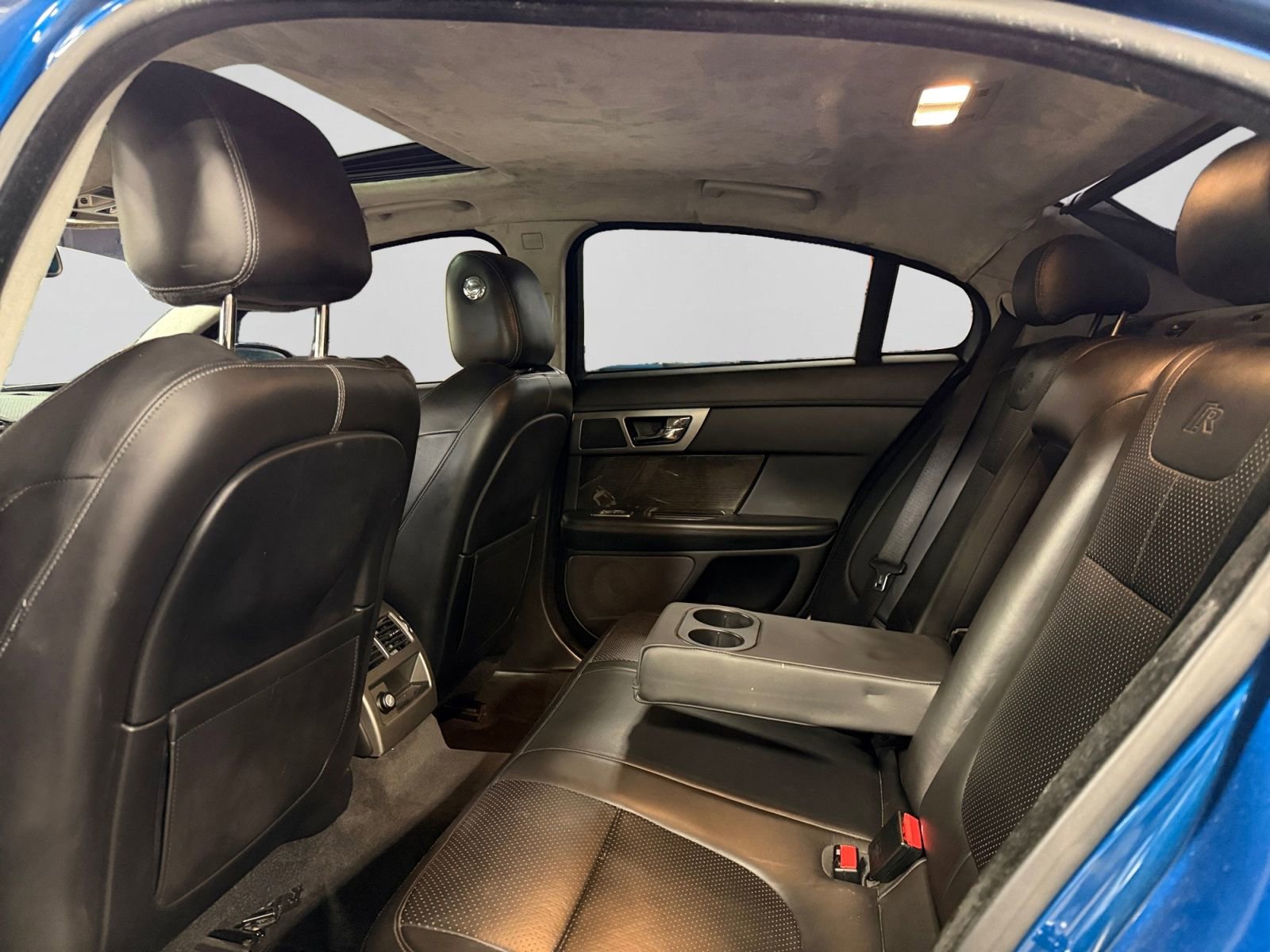 Used 2011 Jaguar XF R RWD image 39