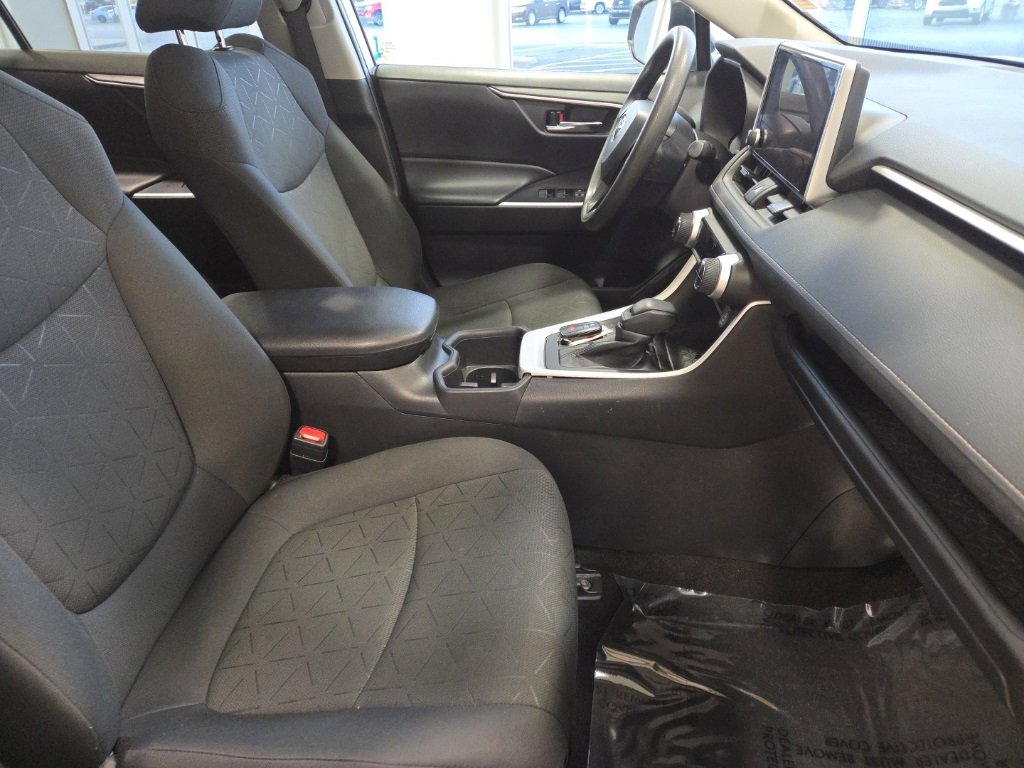 Used 2024 Toyota RAV4 XLE image 19