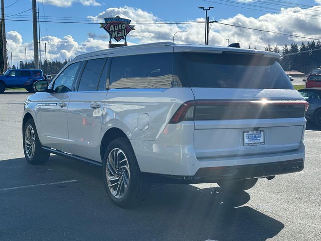 Used 2025 Lincoln Navigator L Reserve AWD/4WD image 4