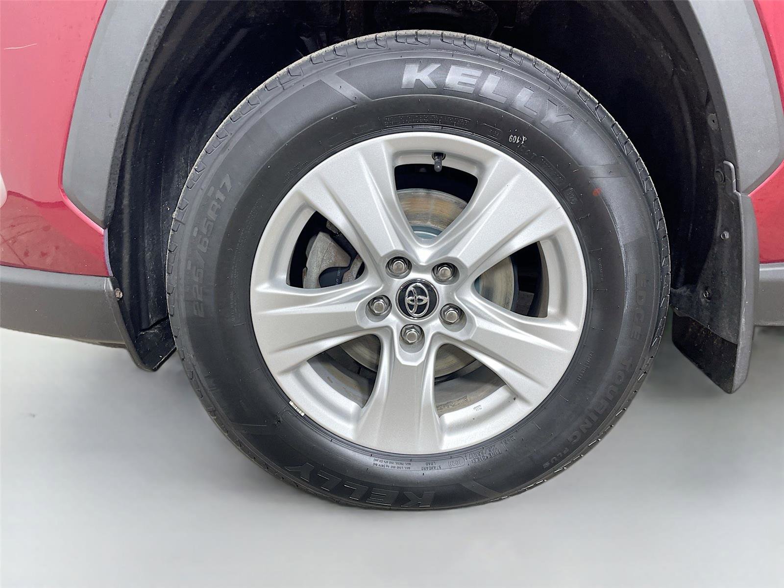 Used 2020 Toyota RAV4 XLE w/ Convenience Package AWD/4WD image 29