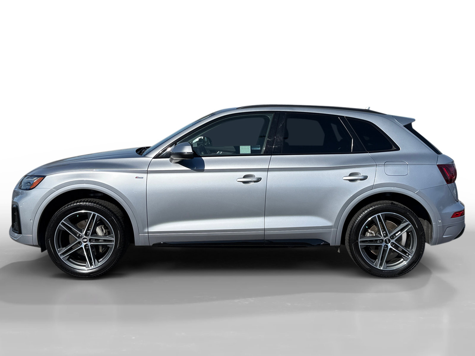 Used 2022 Audi Q5 e Prestige w/ Prestige Package AWD/4WD image 2