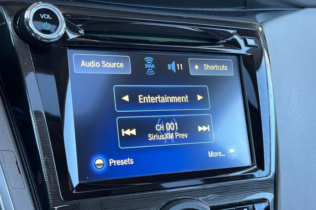 Used 2014 Honda Odyssey Touring Elite image 18