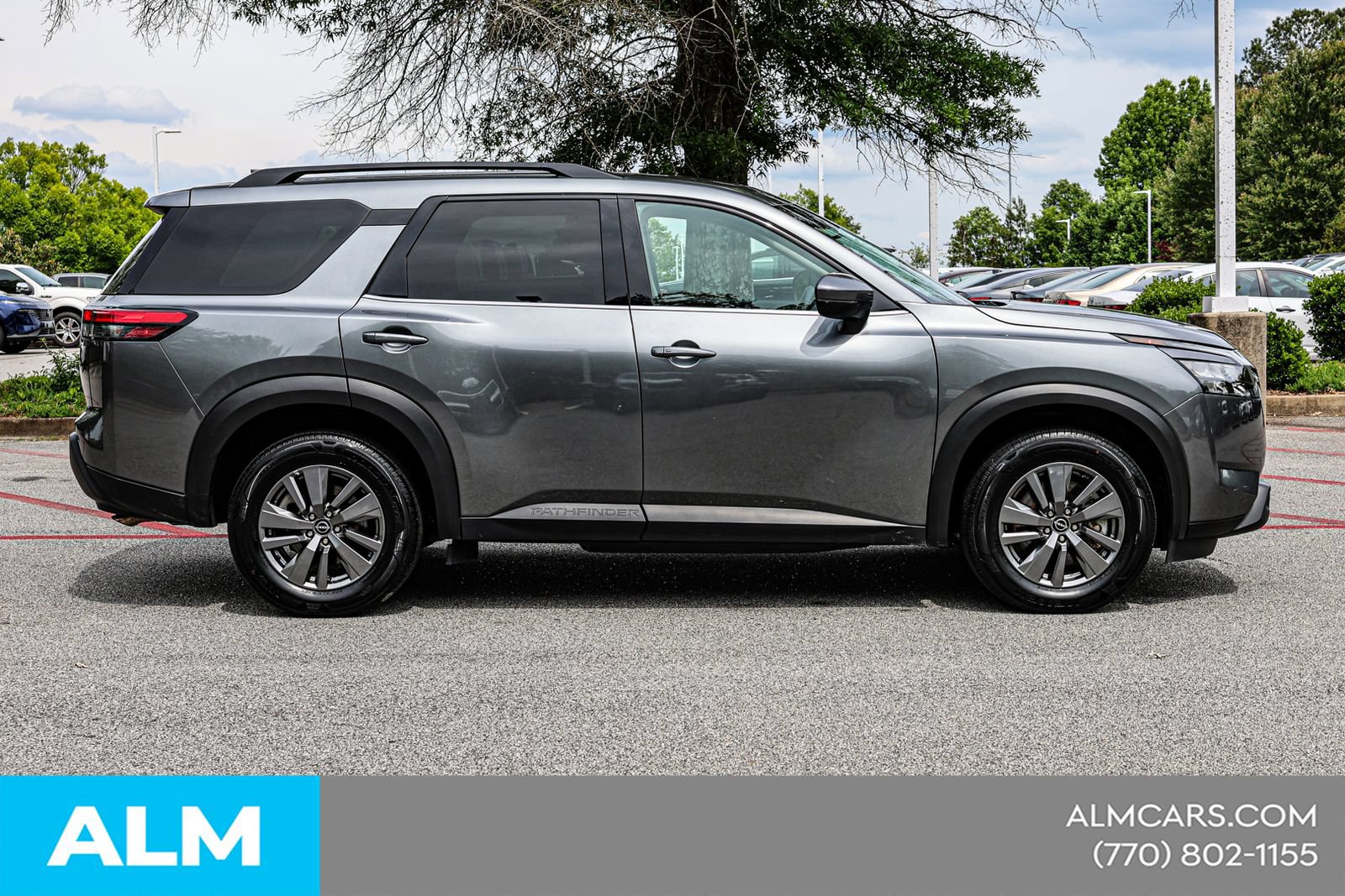 Used 2025 Nissan Pathfinder SV AWD/4WD image 11