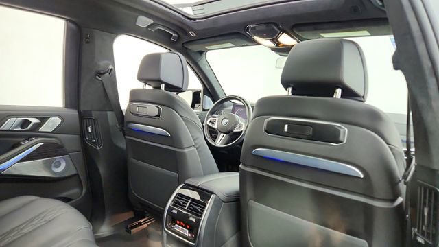 Used 2023 BMW X7 M60i w/ Executive Package image 27