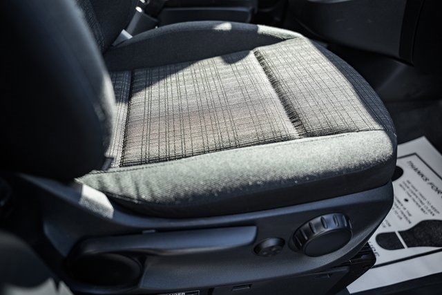 Used 2018 Mercedes-Benz Metris Passenger image 26